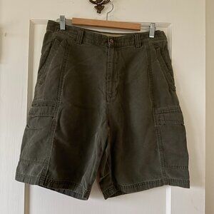 Tommy Bahama Key Grip Cargo Shorts - size 35